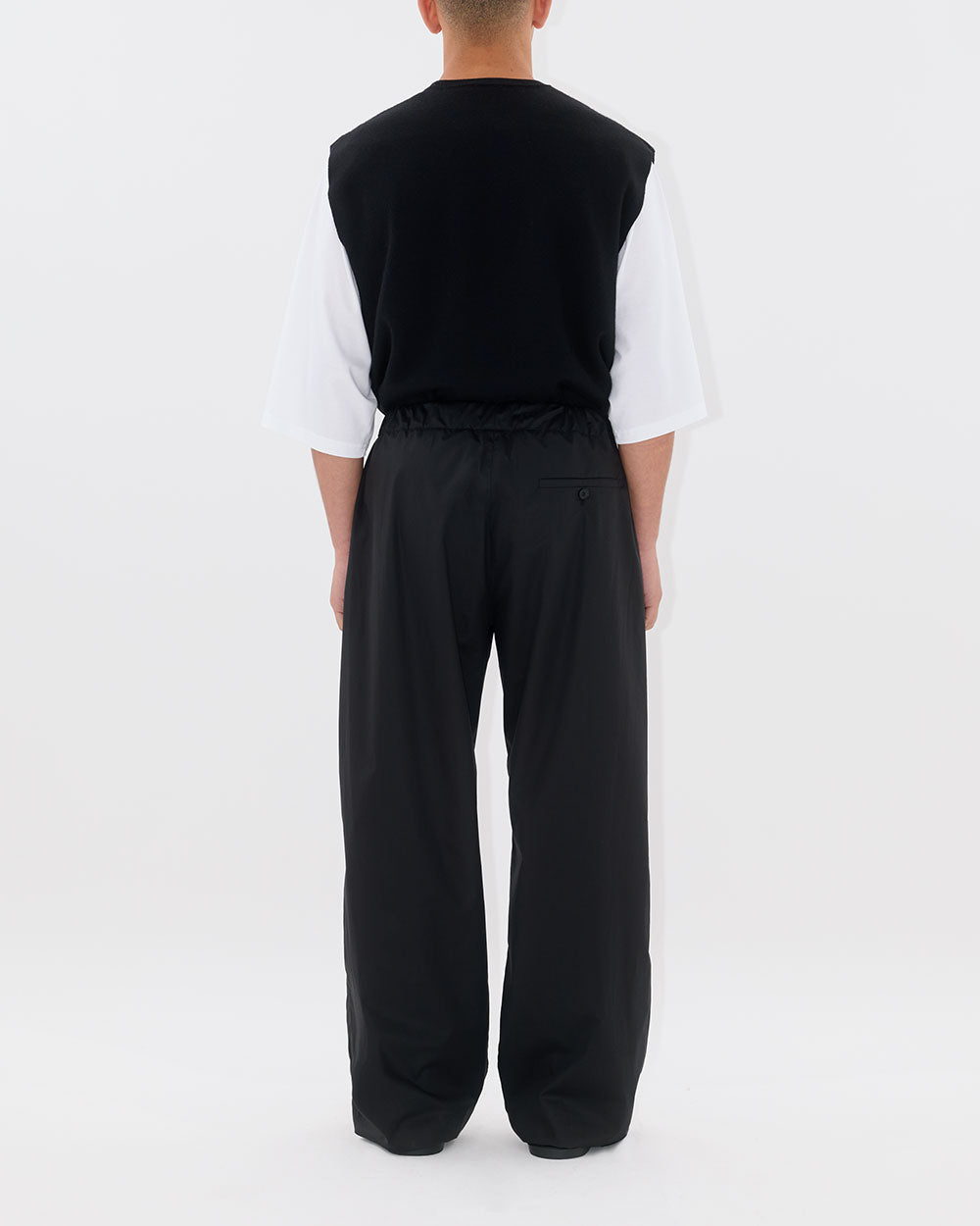 SLEEVELESS KNIT